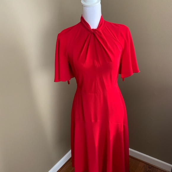 Maggie London Petite Pleated Flutter Sleeve Crepe - Picture 7 of 7